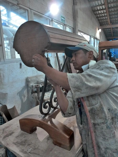 Jorge Kurczyn Saddle Stands factory workshop photograph