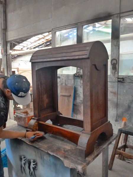 Jorge Kurczyn Saddle Stands factory workshop photograph